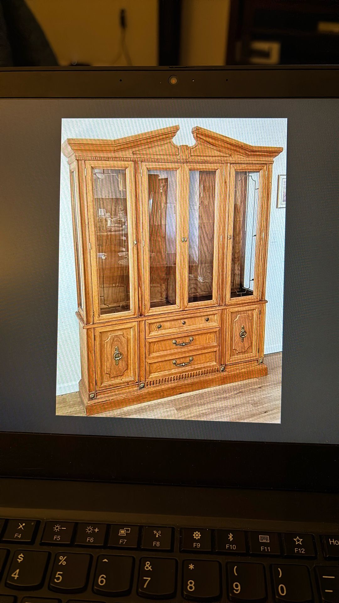China Cabinet/Hutch/Curio Cabinet