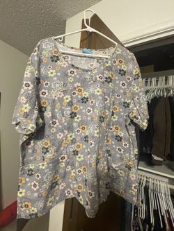 Scrubs Nursing Medical 2X lightly used.
