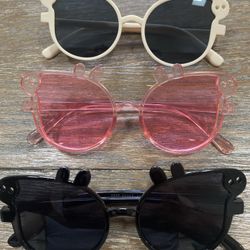 mixed lot of 3 Sunglasses