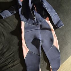 Girls Wetsuit Size 6