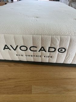 Avocado mattress Twin XL NEW 5/26