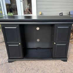 Pier 1 Entertainment Center