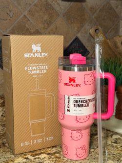 Stanley Hello Kitty Quencher H2.0 FlowState Tumbler 40 oz