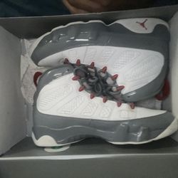 Jordan 9 retro “fire red” (2022) Size:10