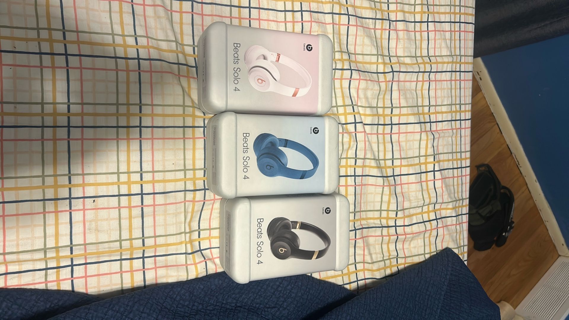 Unopened 2 Beats Solo 4s (Pink Sold)