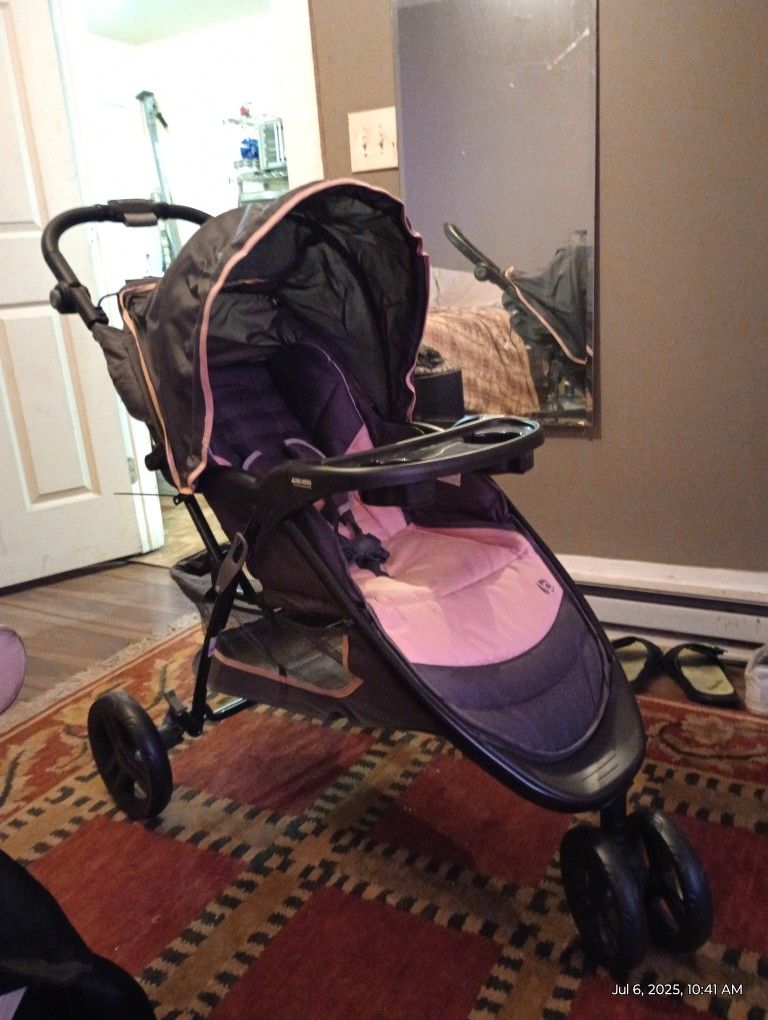 Baby Stroller W/ 3 Easy Rolling Wheels