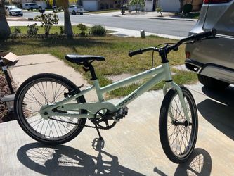 Co-op Cycles  REV 20 Kids' Bike