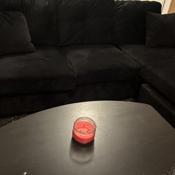 Beautiful Black Couch ( FIRST COME FIRST SERVE) 