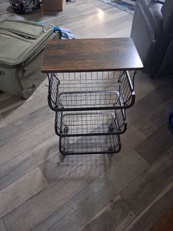 Three tiered standing fruit stand