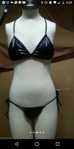 Bikini bathing suits