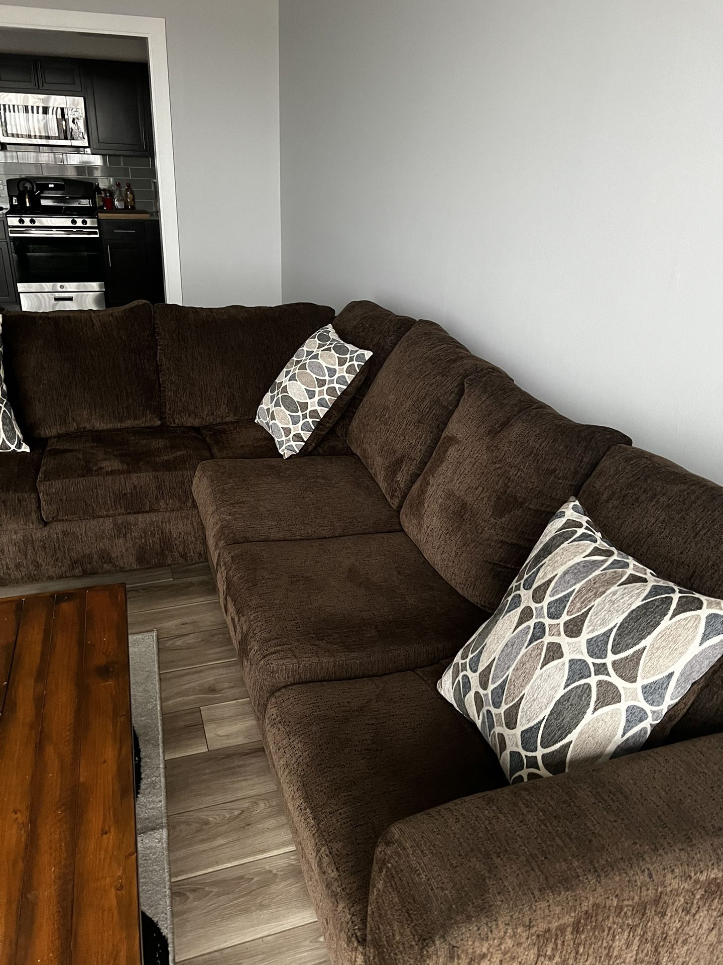 ALMOST NEW SECTIONAL FOR SALE for Sale in Addison, IL OfferUp