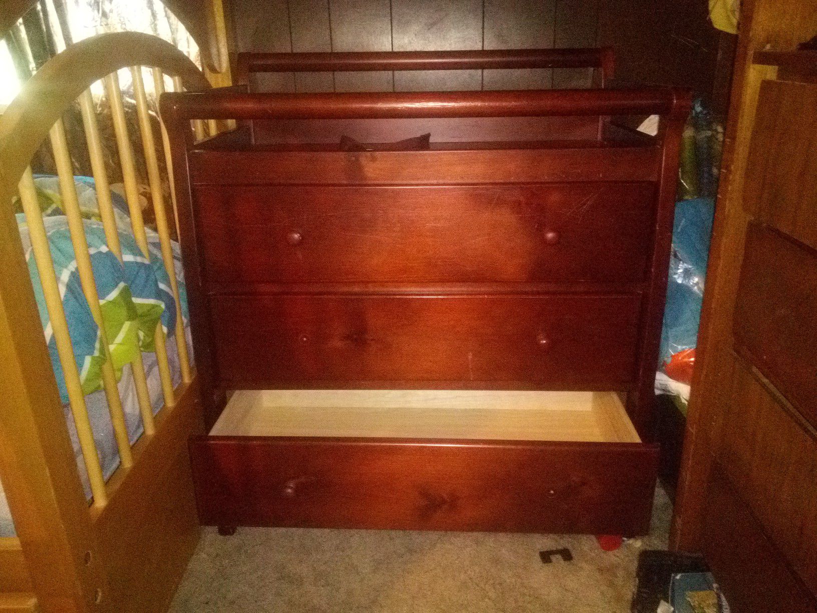 Dresser/ changing table