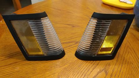 Left and right side marker lamp for buick grand national.