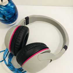Headphones 