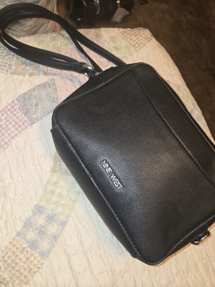 Nine West Crossbody Like New No Flaws Bought Never Used See All Pics