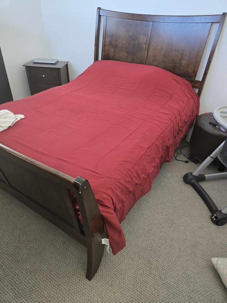Queen Sized Bed w/Mattress