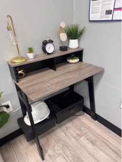 DESK