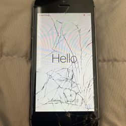 Apple iPhone 5s Cracked Screen