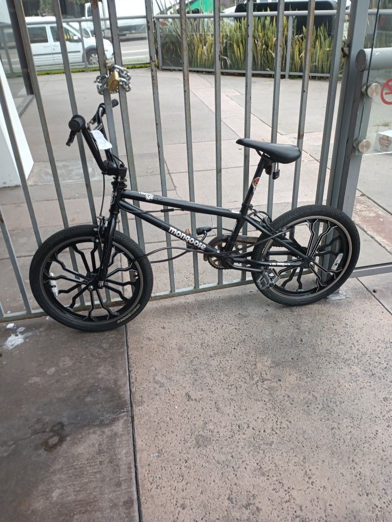Mongoose Bmx (Rebel ) With Mage Wheels ..