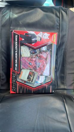 Team Rocket’s Mewtwo Ex Box
