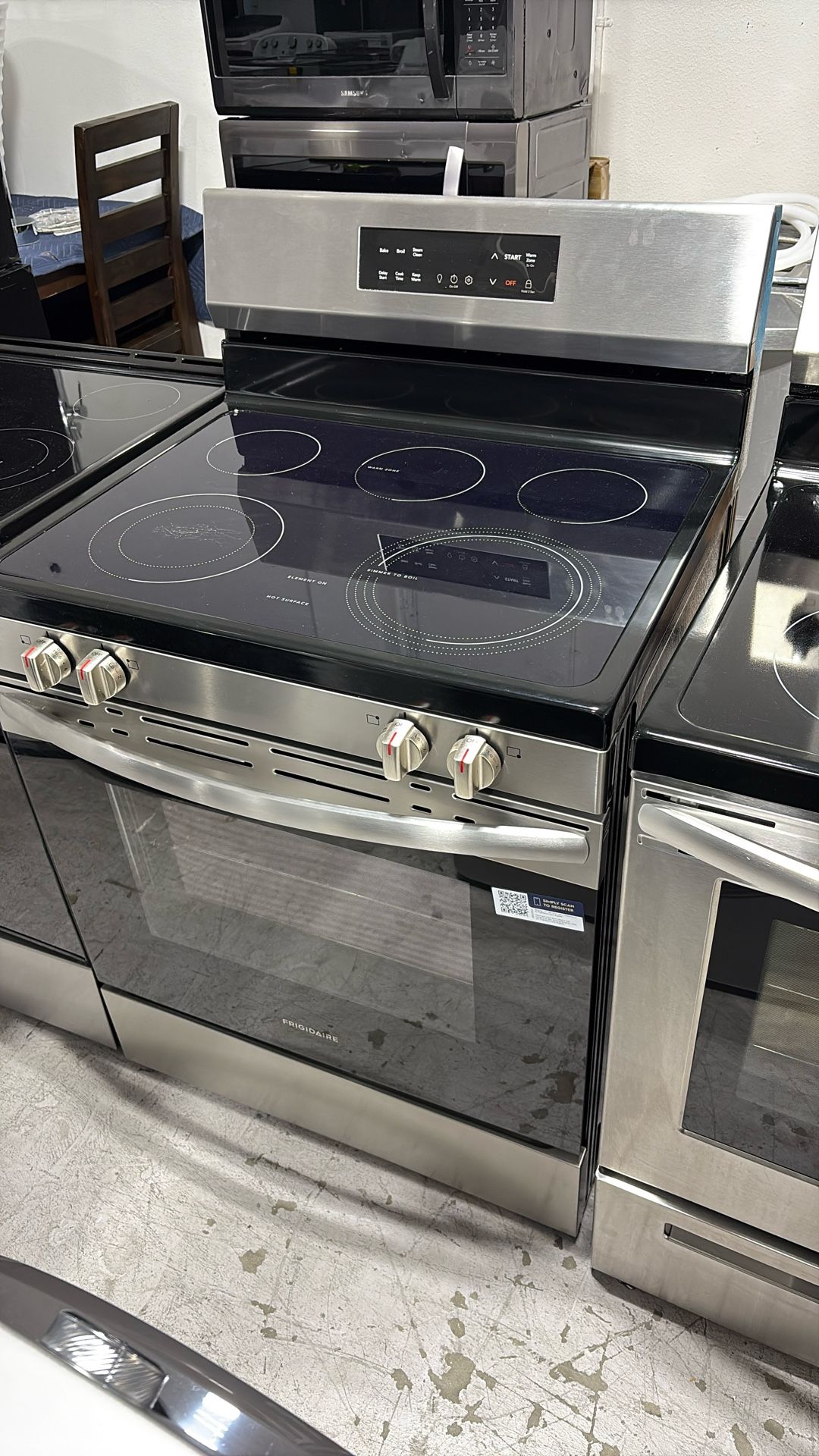 Frigidaire Single Oven Electric Range