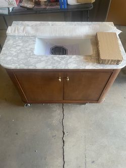 Collette 36 in. Single Sink Freestanding Bathroom Vanity in Cinnamon Oak with White Carrara Marble Top (Assembled)