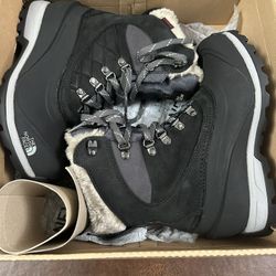 The North face Women Shoes  Size 6 
