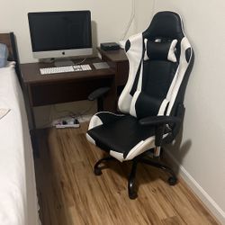 Desk/gaming chair/Mac Computer Bundle 