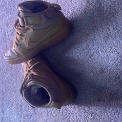 Nike High Tops Brown 