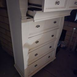 2 nightstands and 6 drawer  dresser