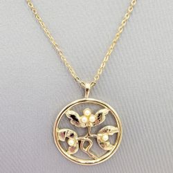 Avon Whispering Leaves Necklace 1979 1" Pendant on 8" Gold Tone Chain