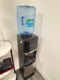 Dispensador de Agua, Marca Primo.