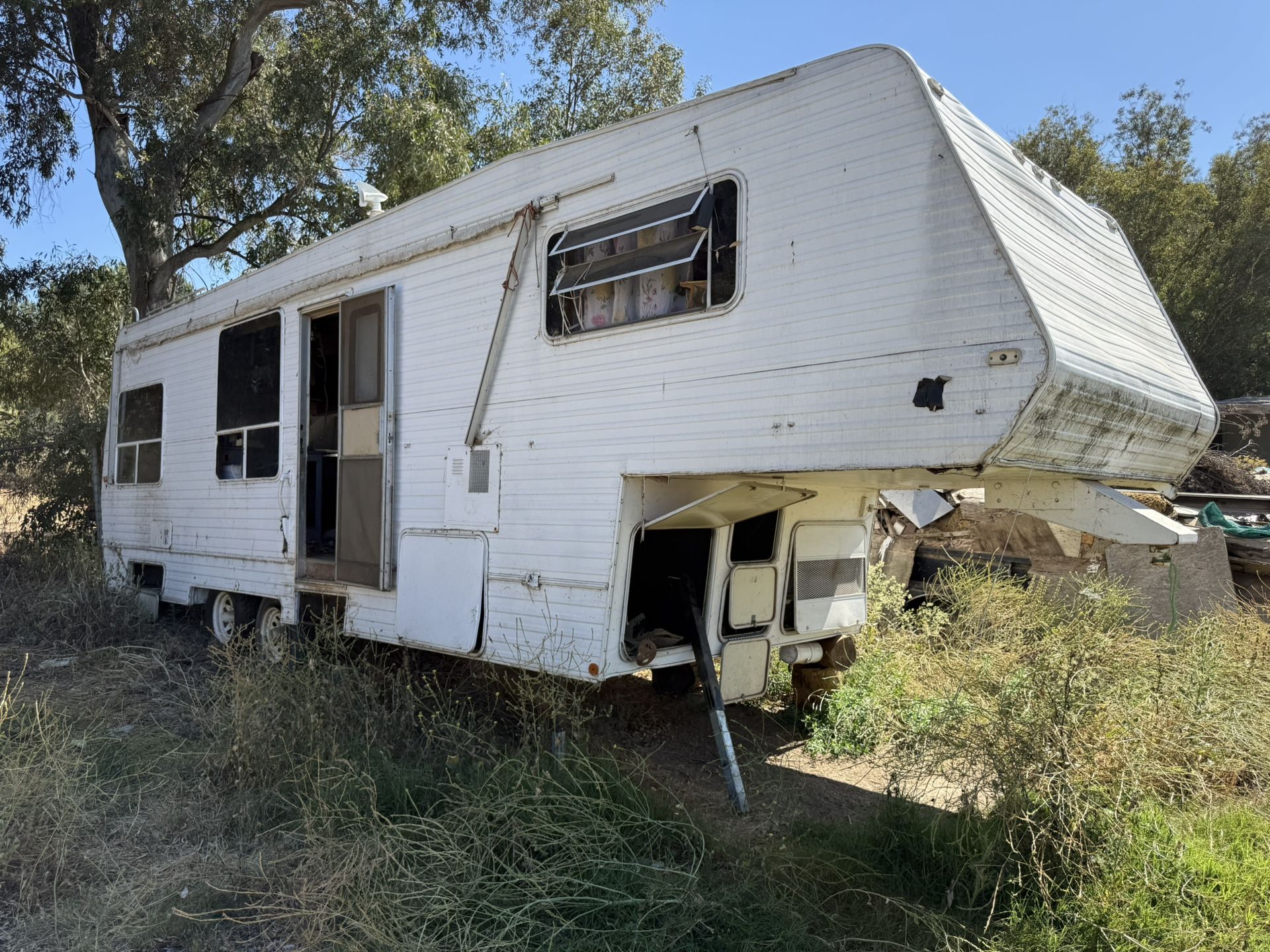 Travel Trailer Fifth Wheel