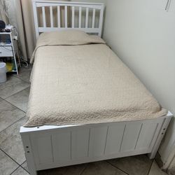 🛏️ Twin Bed Frame + Mattress – Great Condition!