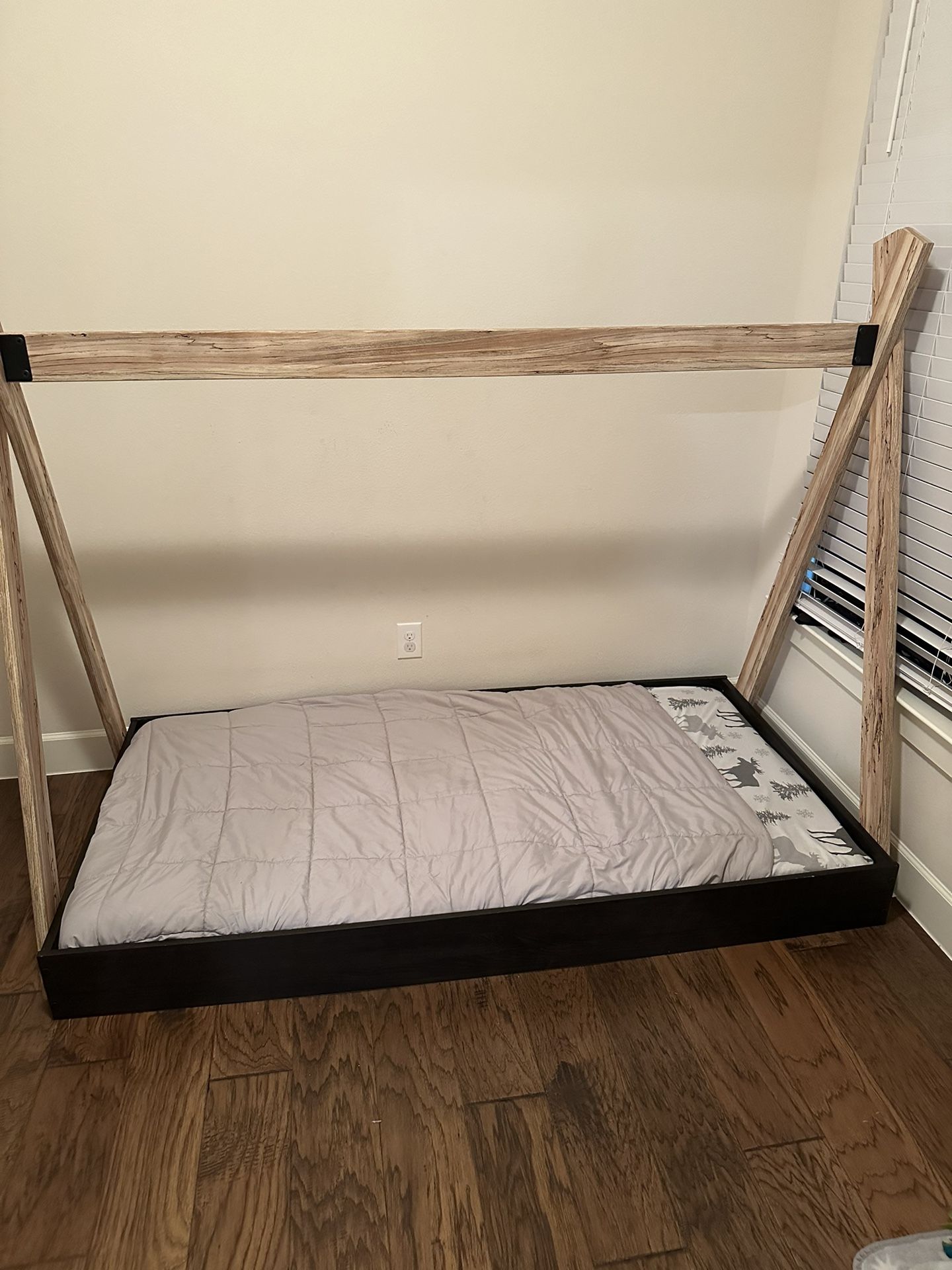 Kids Twin Tent Bed Frame 