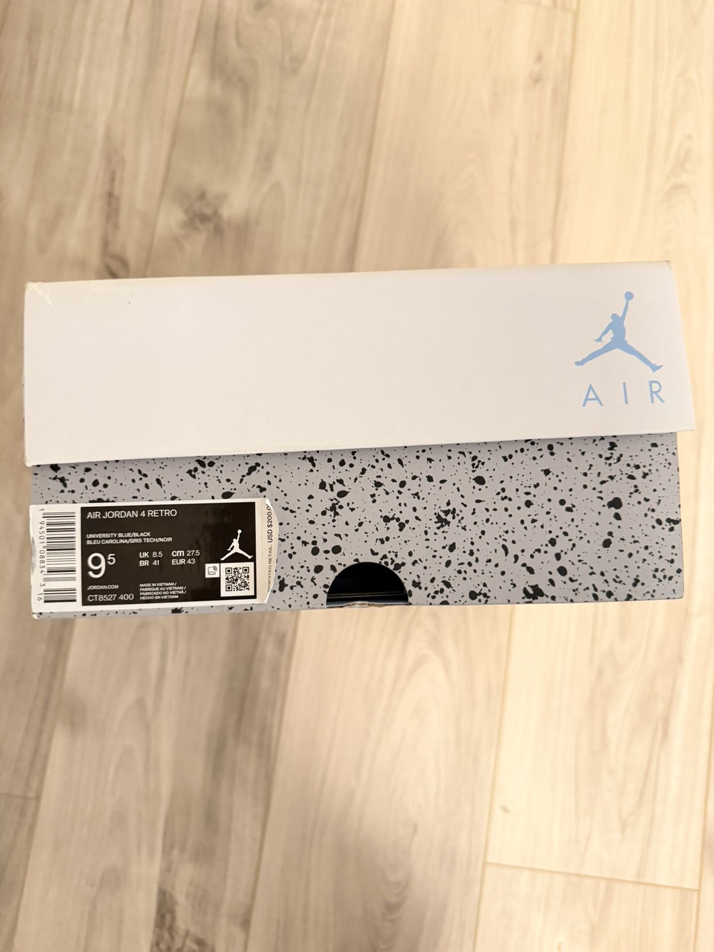 Jordan 4 University Blue (2021)