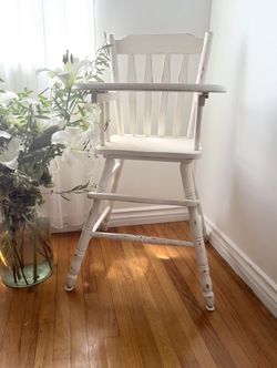 High Chair R E N T A L