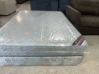 Queen size mattress and box spring set