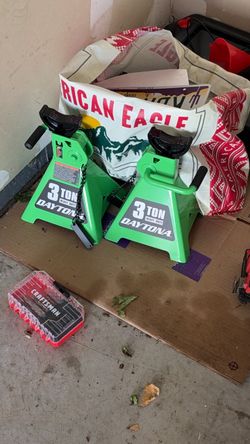 Jack stands
