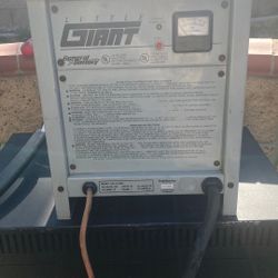 Battery Charger Made By Enersys  Little Giant Charger 