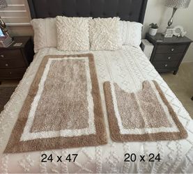 Bathroom runner (24x47) and contour rug (20x24)