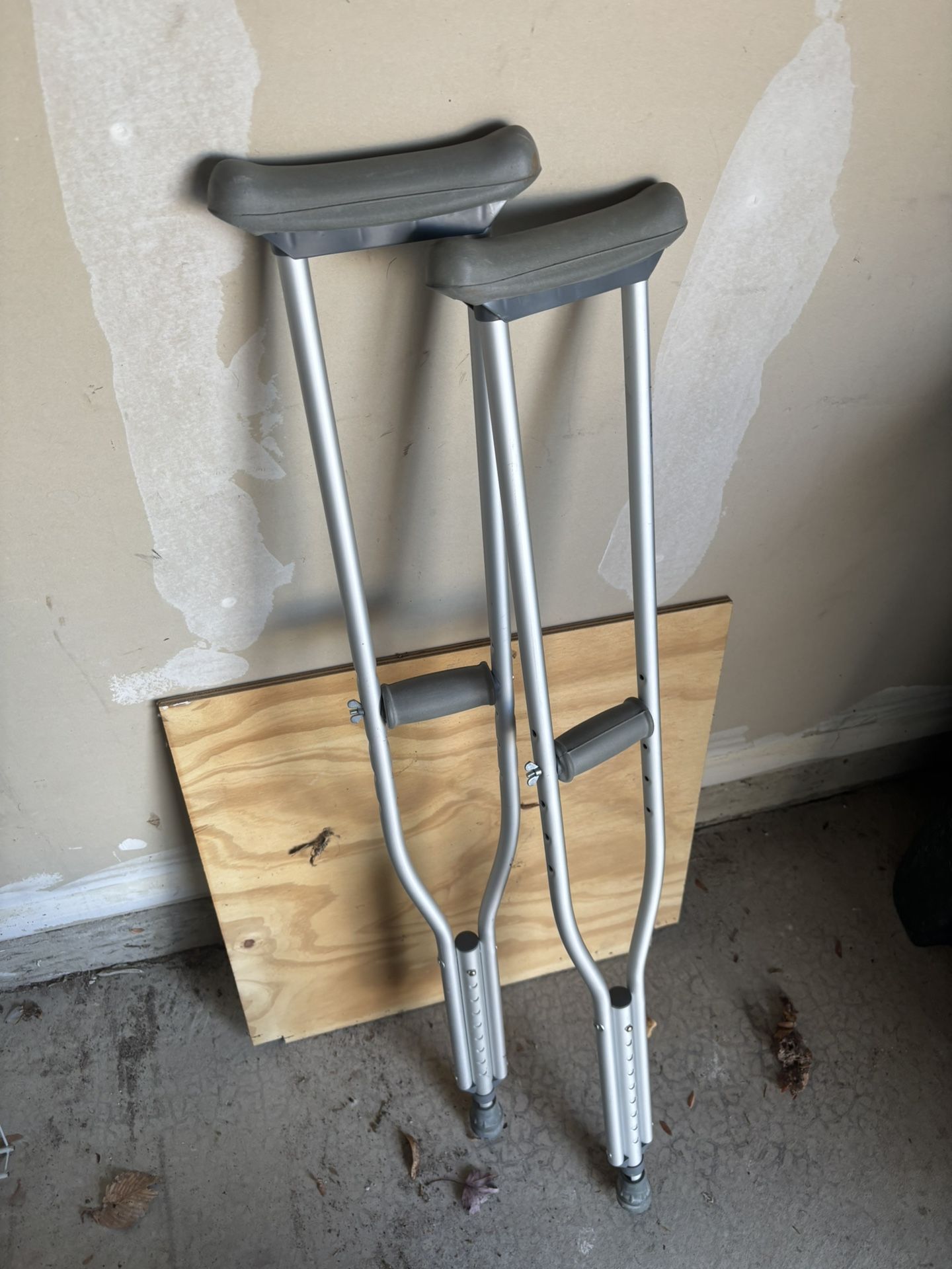 Adjustable Crutches