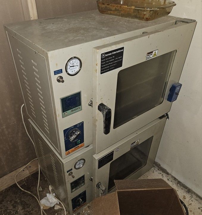 Vaccum Oven