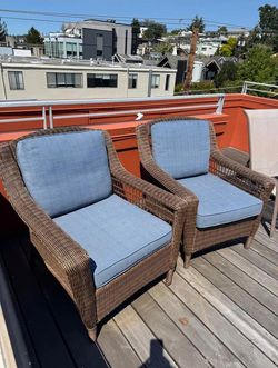 Outdoor patio chair set