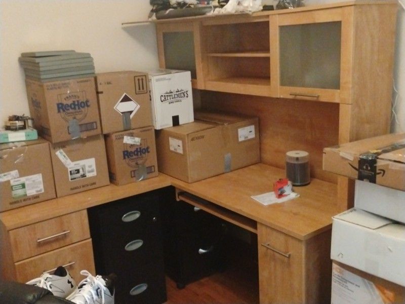 Desk With Hutch