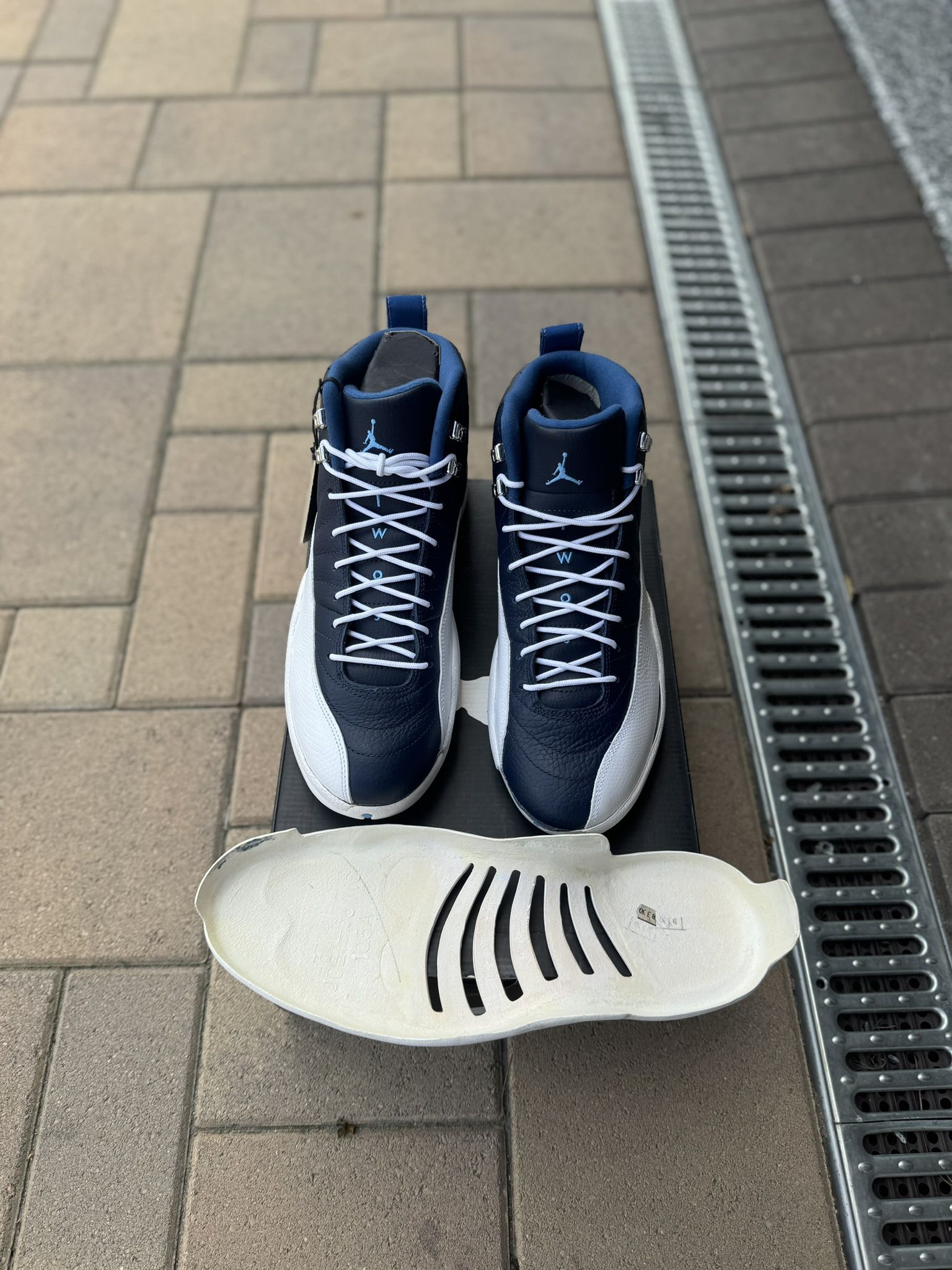 Jordan 12 Obsidian size 10.5