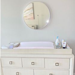 Crib Set W/ Changing Table Dresser & Crib 