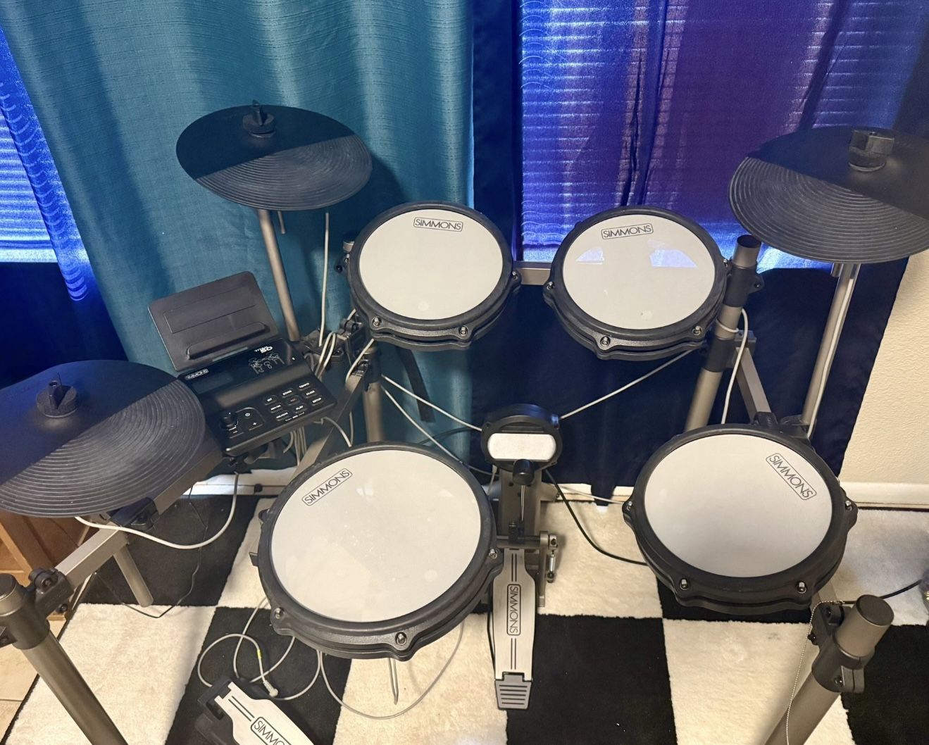 SIMMONS ELECTRIC DRUM SET