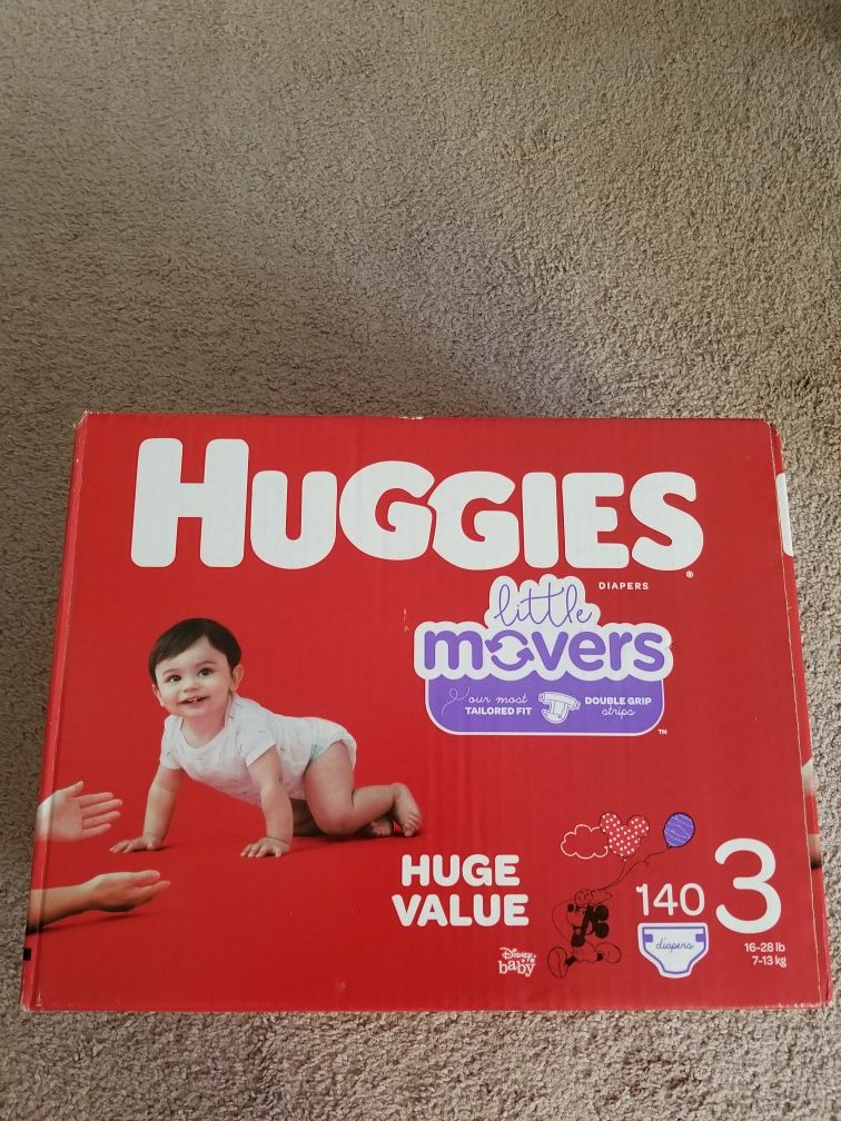 Huggies little movers diapers size 3, 140ct