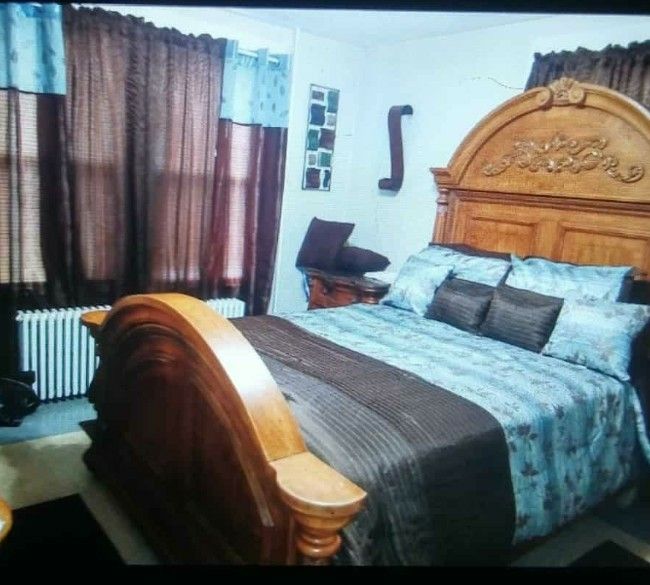 6pc Bed Room Set From Raymond flanigan 